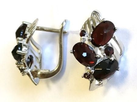 Серьги из серебра с натуральным гранатом