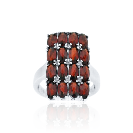 Кольцо из серебра с натуральным гранатом