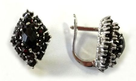 Серьги из серебра с натуральным гранатом