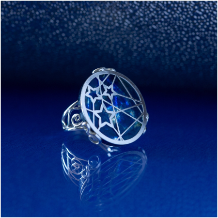 Кольцо из серебра с синим янтарем