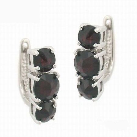Серьги из серебра с натуральным гранатом