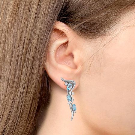 Серьги из серебра с топазами свисс блю и фианитами