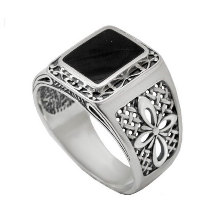 Мужское кольцо печатка из черненого серебра с лидитом