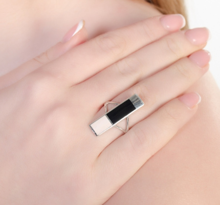 Кольцо из серебра с эмалью