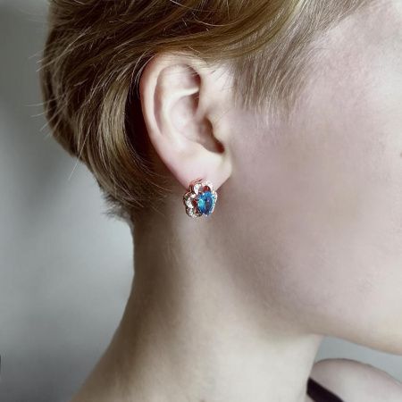 Серьги из красного золота с топазами и бриллиантами